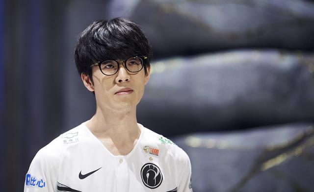 田方然的职 田方然的职