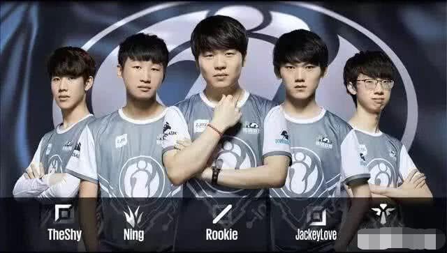 在一场火箭 在一场火箭